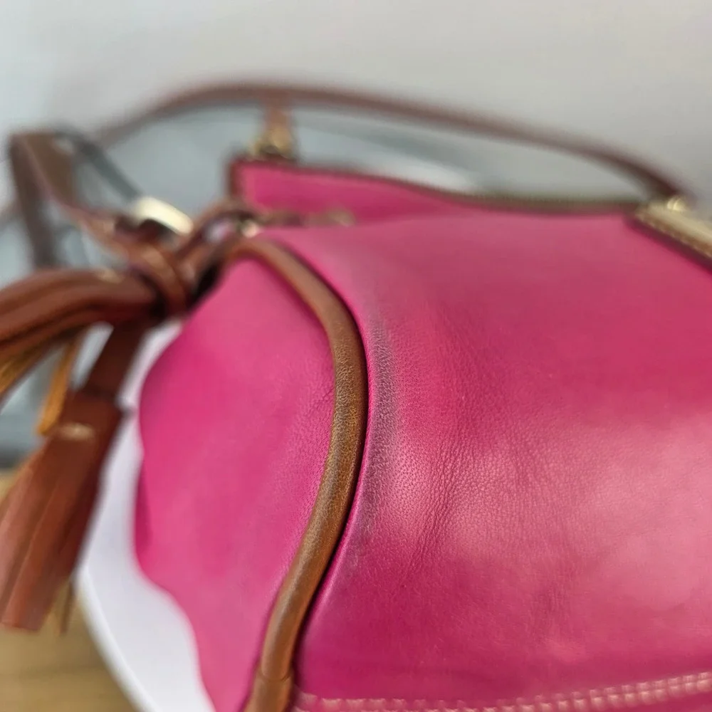 Dooney & Bourke Lambskin Leather Crossbody Bag Fuschia Brown Trim Tassels Rare - Picture 9 of 16